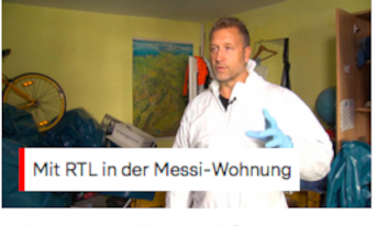 Ein Kamerateam von RTL Hessen begleitet Marcell Engel in einer Messiewohnung